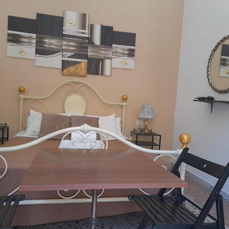 Casa Roma Affittacamere Buitenkant foto