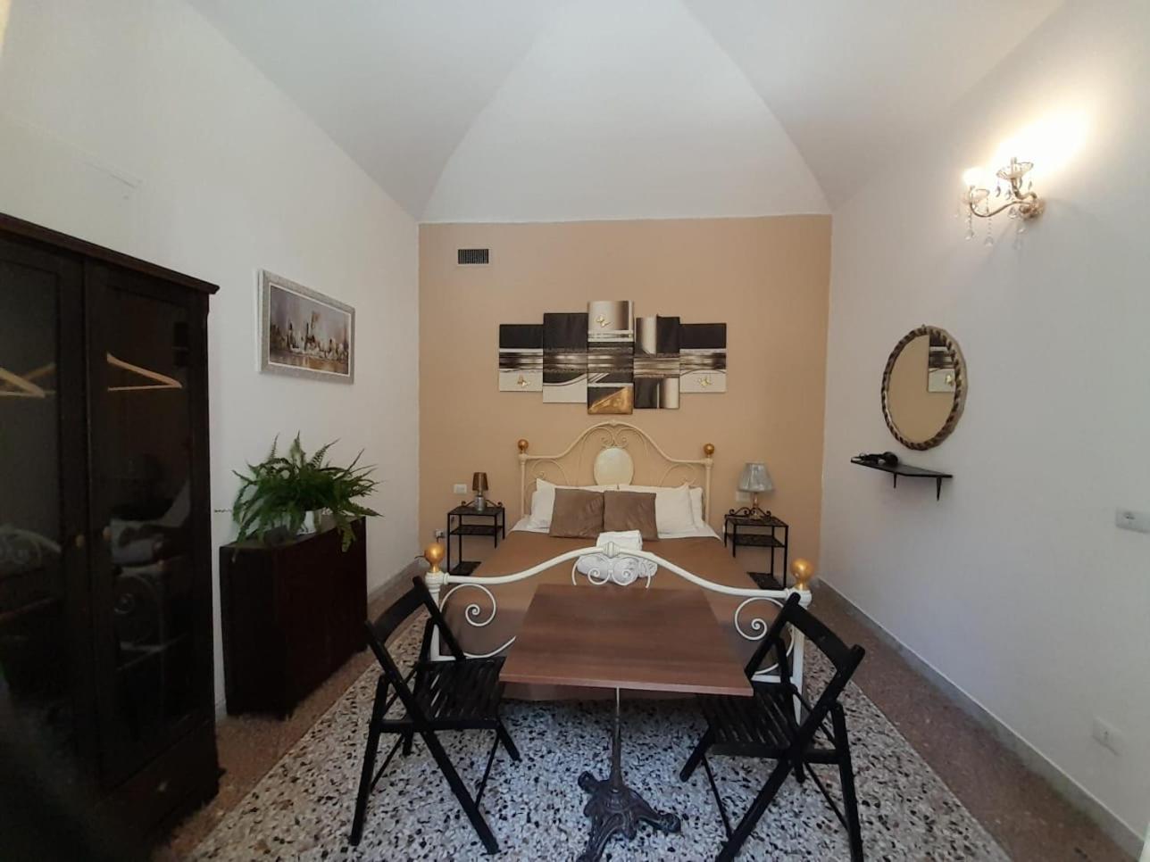 Casa Roma Affittacamere Buitenkant foto