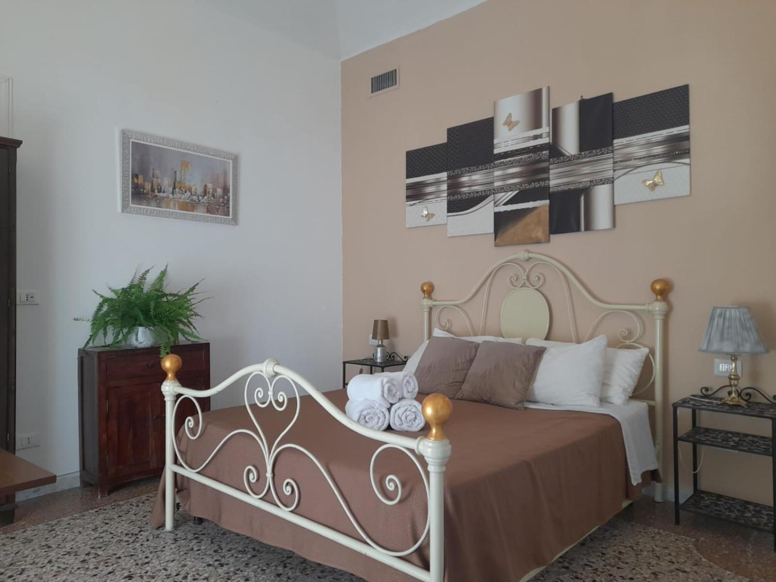 Casa Roma Affittacamere Buitenkant foto